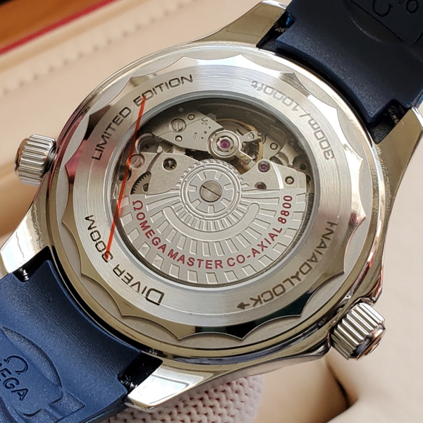 オメガ時計着用イメージ